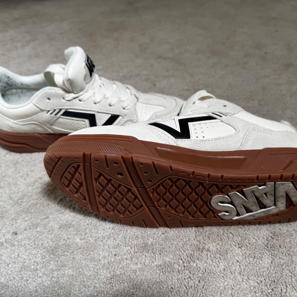 Vans Upland Sneaker - Men's 9.5M - Cream and Gum Sole - Picture 5 of 5